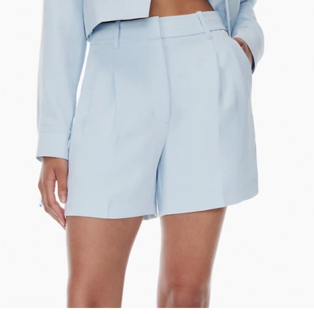 BNWT! Wilfred The Effortless 5" Short High-waisted pleated shorts